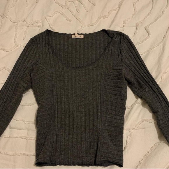 Urban Outfitters 3/4 sleeve top - Picture 2 of 3